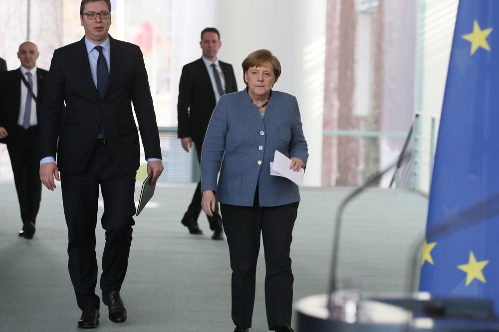 DAĆEMO VAM FOLKSVAGEN, PRIZNAJTE KOSOVO! Angela Merkel stavila je pred VUČIĆA ovu ponudu - UZMI ILI OSTAVI