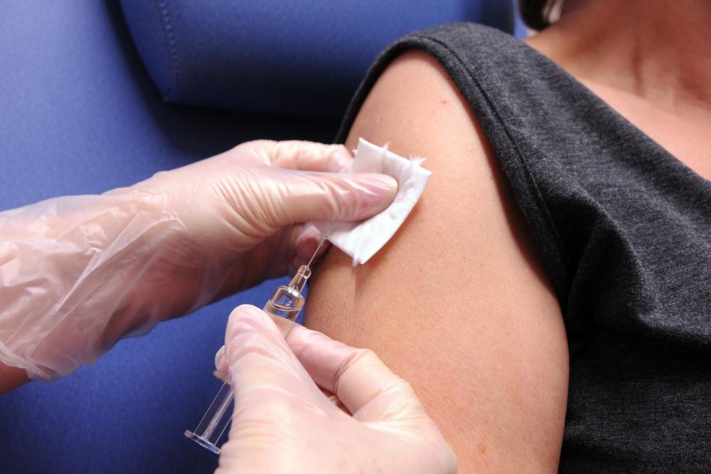 POČELO JE: U KCV u Novom Sadu počela vakcinacija medicinskog osoblja