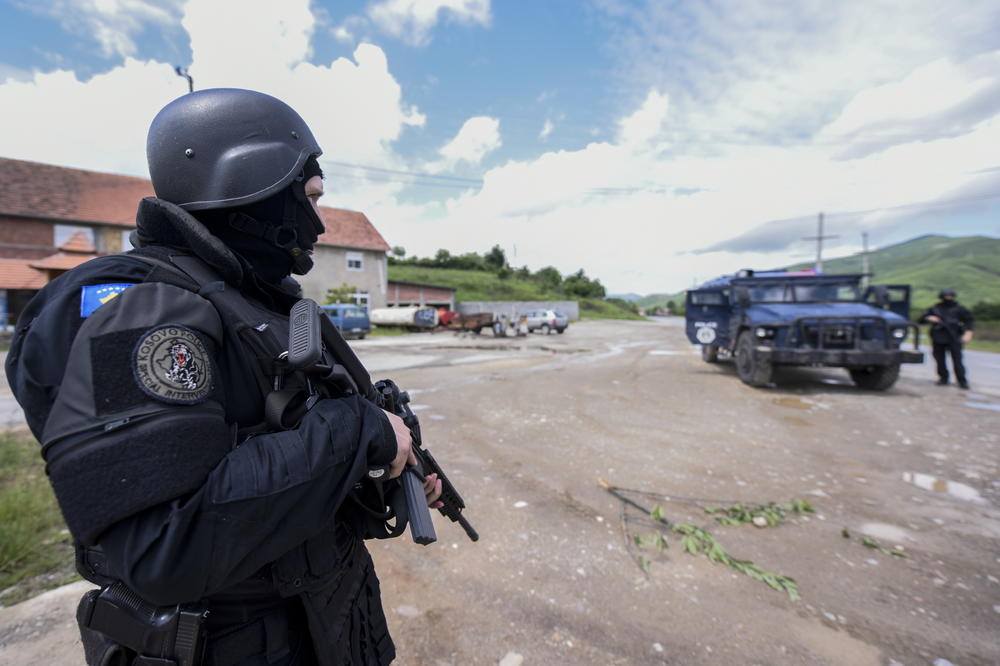 KOSOVO: Kosovska policija bacila suzavac na Brnjaku
