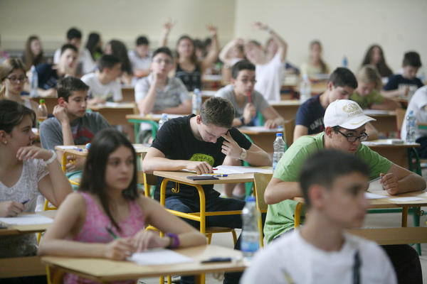 MINISTARSTVO PROSVETE SAOPŠTILO: Primena mera u školama u Srbiji daje rezultate!