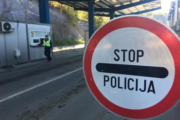 NOVA ZABRANA ZA SRBE NA KOSOVU: Policija ne pušta decu da pređe administrativni prelaz Brnjak!