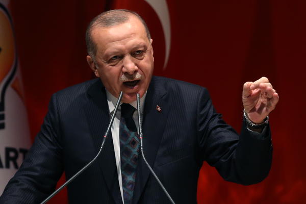 ZA ERDOGANA TERORISTI, ZA OSTATAK SVETA ŽRTVE: Turski predsednik brani INVAZIJU NA KURDE i preti Evropi IZBEGLICAMA