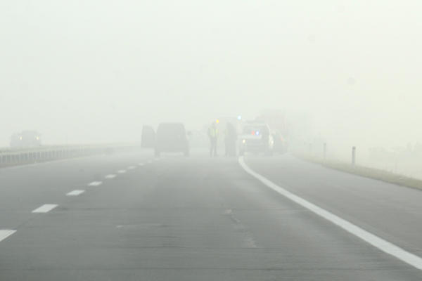 Putevi Srbije upozoravaju na smanjenu vidljivost na putevima zbog magle