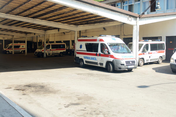 Čovek SKOČIO sa trećeg sprata bolnice: Samoubistvo potreslo Tuzlu