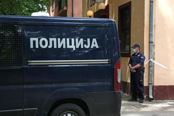 BRZA AKCIJA POLICIJE: Uhapšen osumnjičeni za napad nožem u Rakovici!