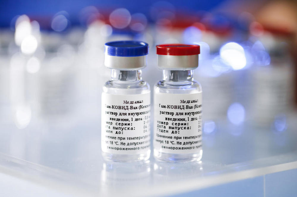 NEMA DOVOLjNO VAKCINE: Rusija pauzirala s vakcinisanjem volontera