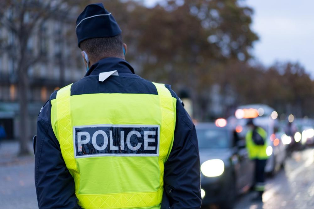FRANCUSKA POLICIJI UHAPSILA DVOJICU MUŠKARACA! Planirali božićni napad nožem?