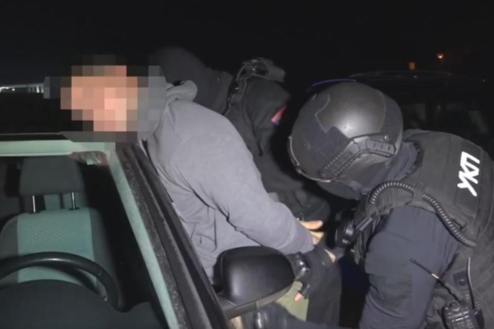POLICIJA IH UHVATILA NA DELU: Uhapšena dva muškarca zbog krađe DRVA!