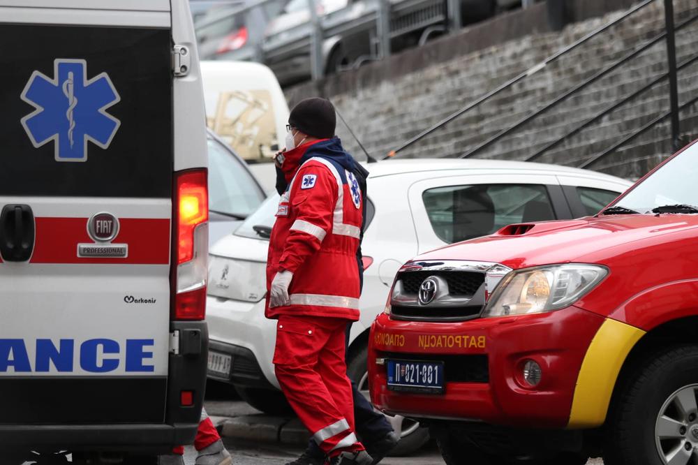NESREĆA NA VRAČARU: Autobus 26 udario u CISTERNU, jedna osoba povređena!