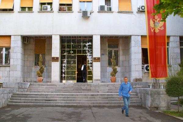 STOPA NEZAPOSLENOSTI DOSTIGLA 23,8 posto: Veliki problemi za Crnu Goru