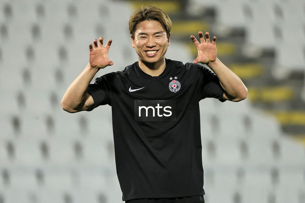 FK Partizan, Takuma Asano