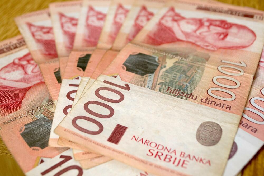 DEFICIT REPUBLIČKOG BUDŽETA: U prvoj polovini 75,5 milijardi dinara, JAVNI DUG Srbije 55 odsto BDP-a