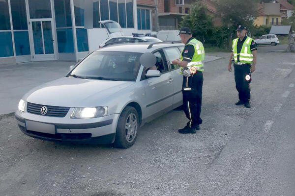 NIJE HTEO DA RADI TEST NA PSIHOAKTIVNE SUPSTANCE: Policija isključila Zemunca iz saobraćaja