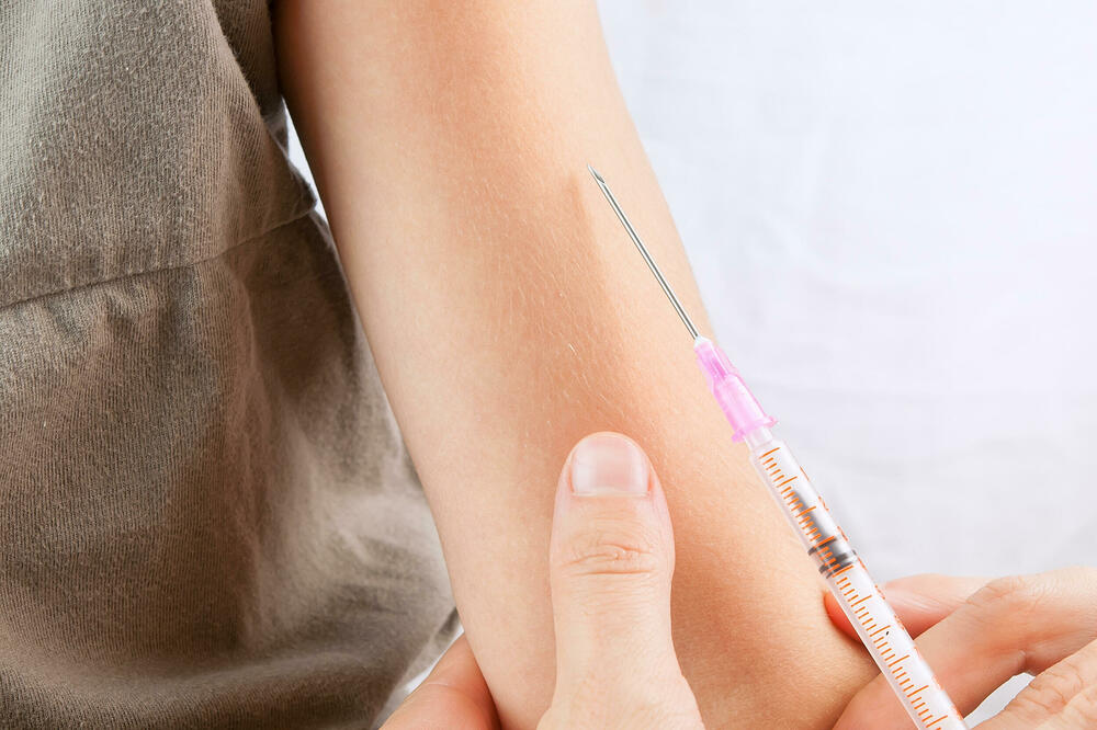 U Francuskoj od srede vakcinacija protiv korona virusa dece od pet do 11 godina
