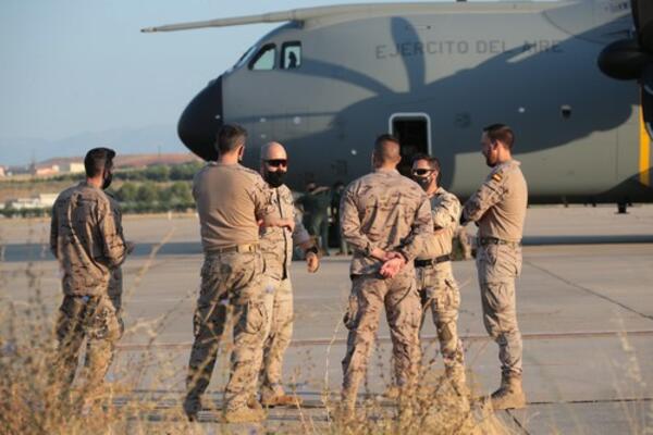 HAOS U AVGANISTANU: 4.500 američkih vojnika na aerodromu, naoružani talibani sprečavaju Avganistance da prođu!