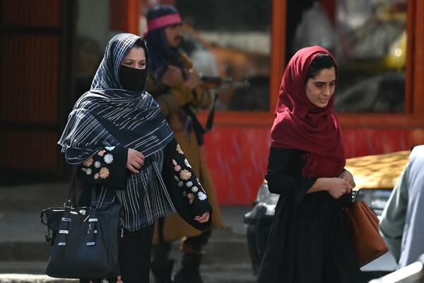 KAKO JE NASTALA DRŽAVA KOJU VODE ISLAMSKI FANATICI? Tragična istorija Irana, zemlje u kojoj najveću moć ima ON
