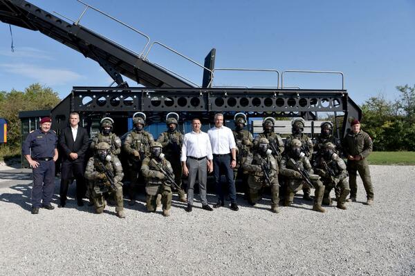 MOĆNO! Ministar Vulin obišao austrijsku specijalnu jedinicu "EKO Kobre"