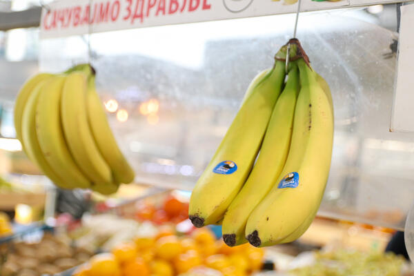 ISPRAVKA: Lažne tvrdnje o nalepnicama na bananama