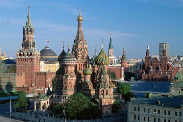 RUBLJA PALA NA OSMOMESEČNI MINIMUM PREMA DOLARU: Ruska valuta GUBI TLO POD NOGAMA