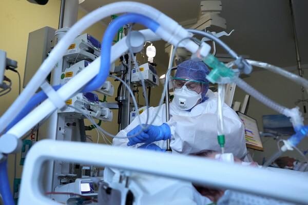 NOVA NADA ZA DECU KOJA BOLUJU OD SPINALNE ATROFIJE: Inovativne operacije u Novom Sadu