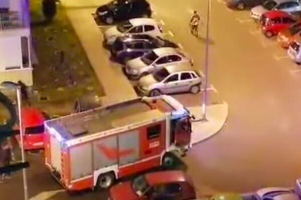 ZAUSTAVLJENO CURENJE GASA: Četiri vatrogasna vozila učestvovala u akciji