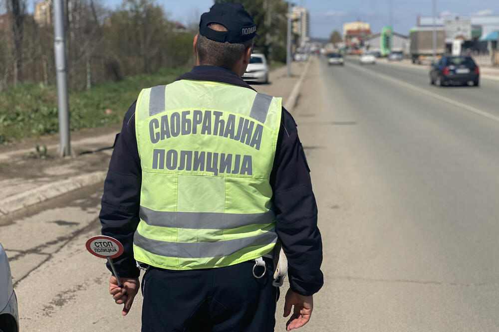 UPRAVA SAOBRAĆAJNE POLICIJE POSLALA HITAN APEL: Pešaci GINU, vozači da POVEĆAJU OPREZ
