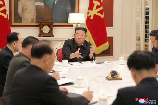 KAMALA HARIS DOČEKANA BALISTIČKOM RAKETOM IZ SEVERNE KOREJE: Kim Džong Un ponovo PROVOCIRA!