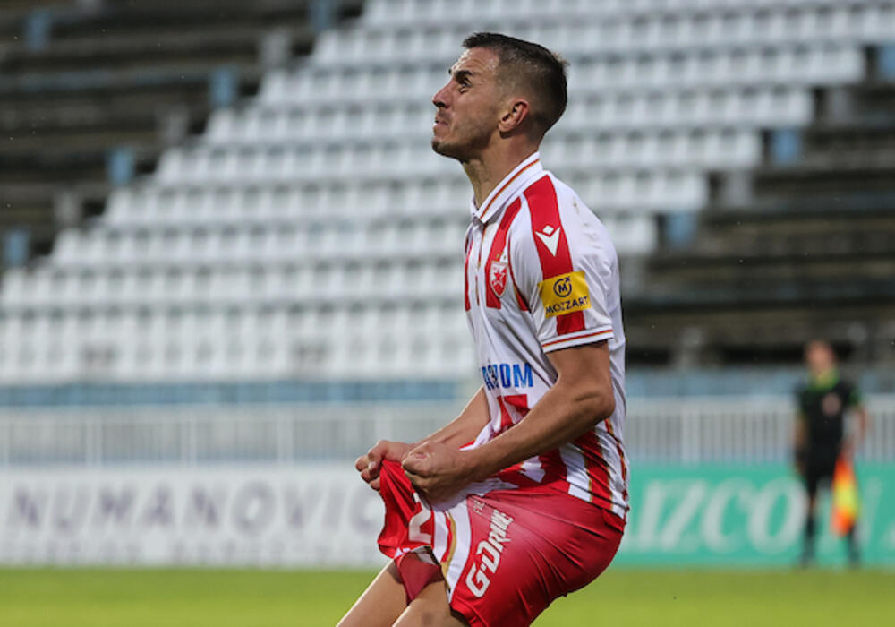 Aleksandar Pešić slavi jedan od golova u dresu Crvene zvezde