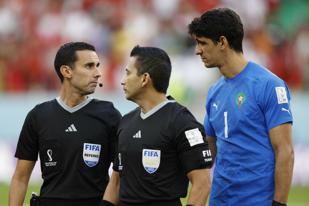 NESVAKIDAŠNJE! Jedan golman Maroka optevao himnu, drugi se slikao sa timom i stao između stativa (FOTO)