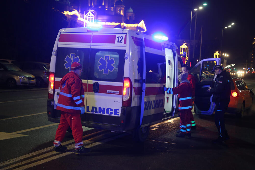DVE NESREĆE U BEOGRADU: Žena prevezena na Banjicu, muškarac na Urgentni centar