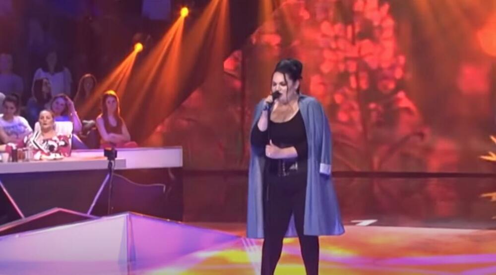 Makedonska pevačica Ivona Jovanović, koju je javnost upoznala 2017. godine u muzičkom takmičenju 'Zvezde Granda'