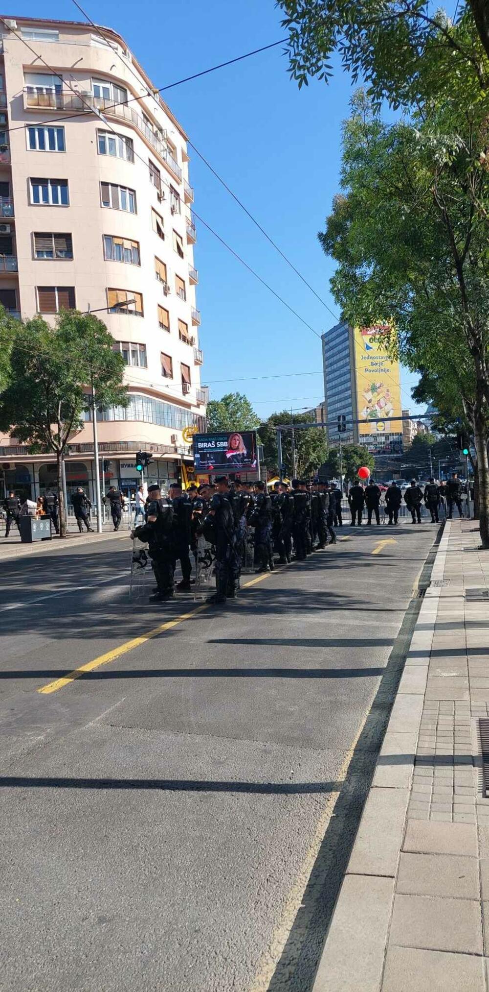 Kordon policije na Slaviji