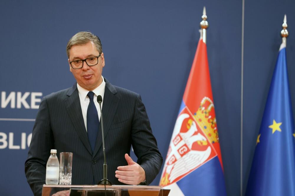 EVO KOLIKA ĆE BITI PROSEČNA PLATA DO NOVE GODINE: Predsednik Vučić saopštio lepe vesti