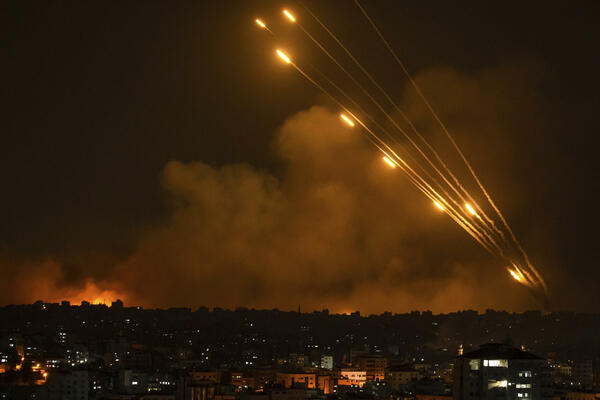 OKONČANO PRIMIRJE U POJASU GAZE! Sukobi BESNE od ranog jutra, Izrael izvodi seriju napada na ciljeve Hamasa!