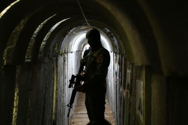 IDF OBJAVIO SNIMAK TUNELA U SEVERNOJ GAZI: Tvrde da se unutra kriju PRIPADNICI HAMASA (VIDEO)