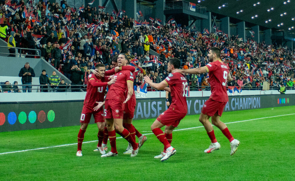 Slavlje fudbalera Srbije posle izjednačujućeg gola protiv Bugarske