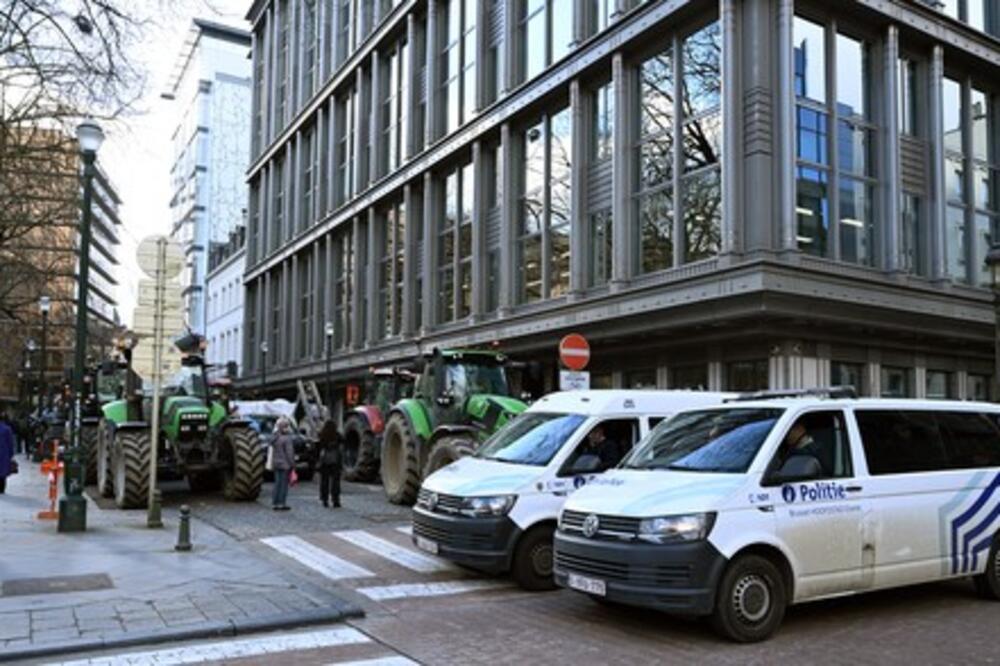PROTESTI POLJOPRIVREDNIKA POČELI I U BELGIJI: Blokirali centar BRISELA, a planiraju i OVU AKCIJU