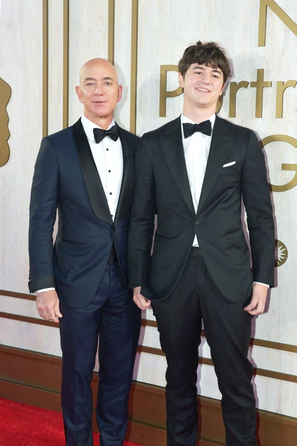 Džef Bezos sa sinom