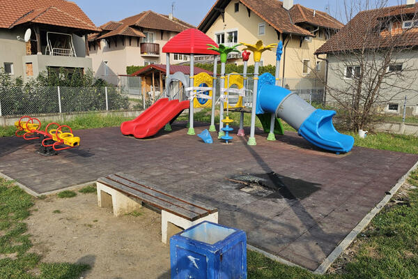 UNIŠTAVAJU SVE ŠTO IM SE NAĐE NA PUTU Vandali oštetili novo dečje igralište, MEŠTANI BESNI (FOTO)