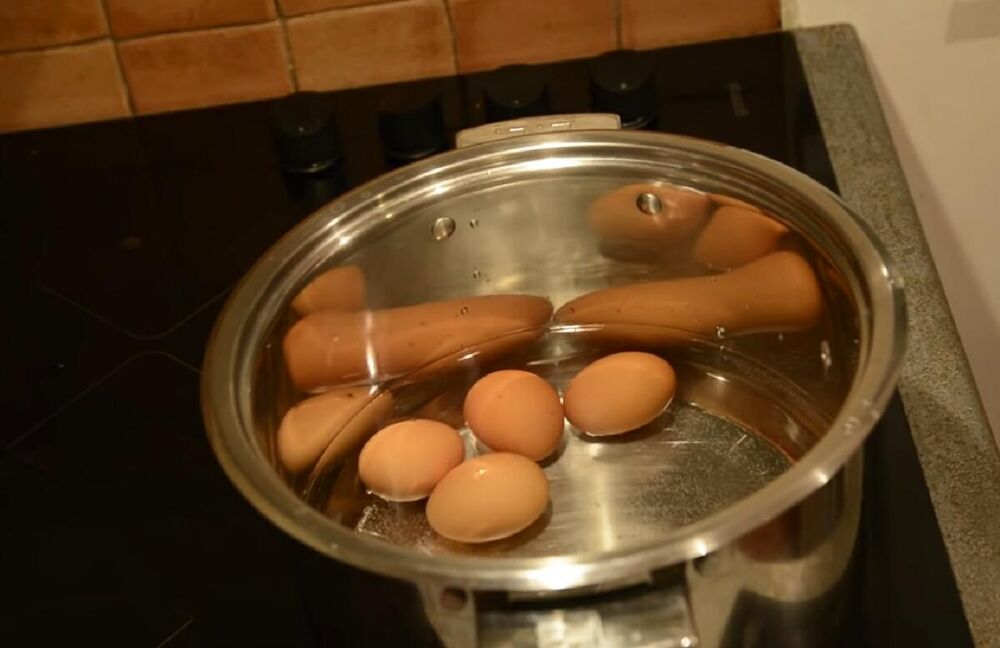 Nikada ne stavljajte hladna jaja iz frižidera u ključalu vodu
