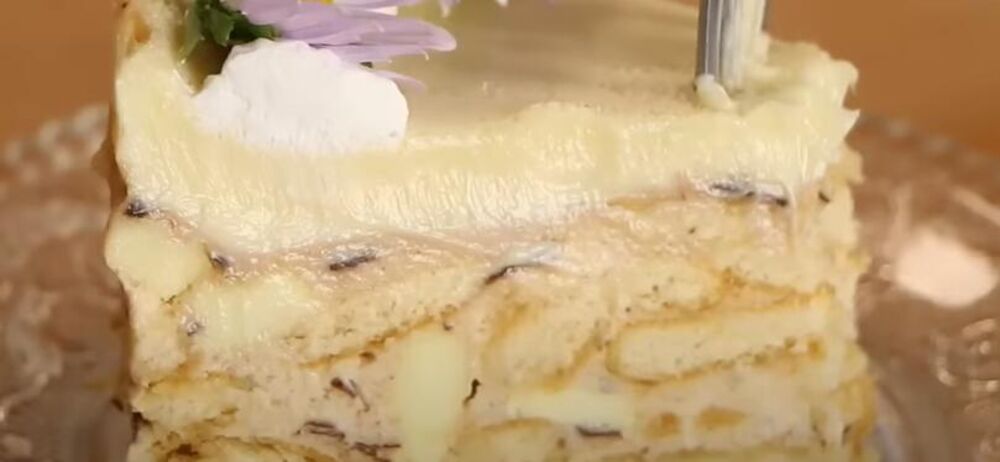 Parče torte sa keksom i krem bananicama