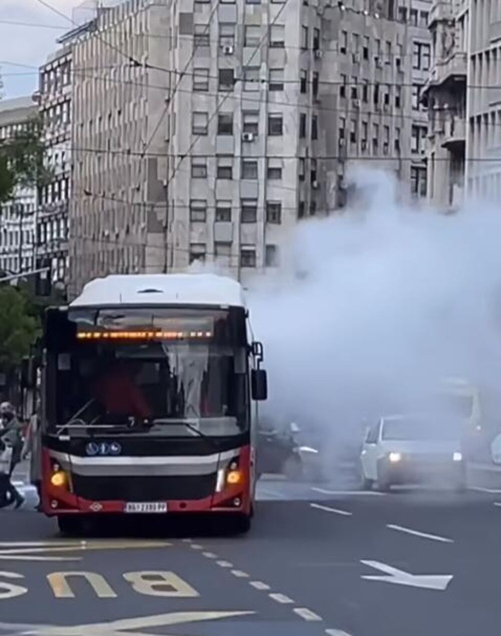 Autobus se zapalio