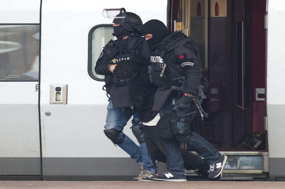 S BOMBOM U WC: Holandska policija uhapsila teroristu u VOZU (FOTO) (VIDEO)