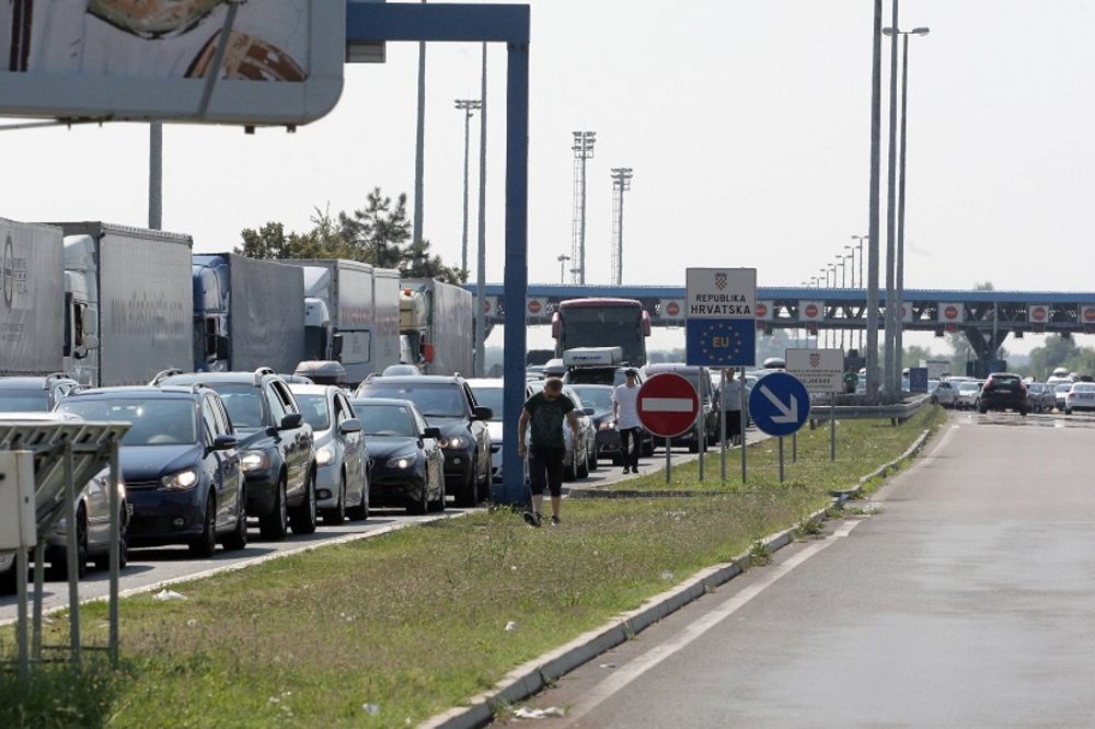 SAMO ZA TERETNJAKE: Hrvatska zatvorila granični prelaz Bajakovo