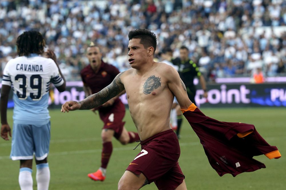 Fudbaler Rome poludeo zbog izmene, razbijao sve na šta naiđe! (VIDEO)