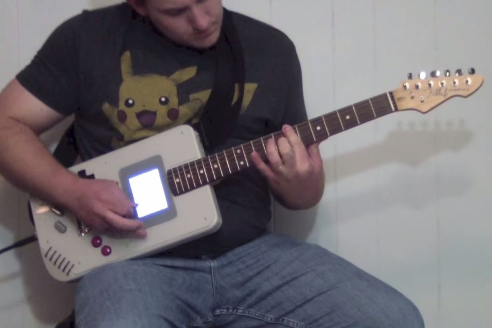 ON JE GENIJE: Napravio gitaru od "Gejmboja"! (VIDEO)