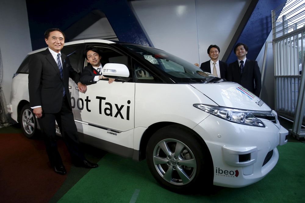 Taxi bez vozača u fazi testiranja u Japanu! (FOTO)