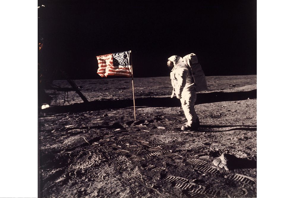 14 fotografija koje dokazuju da je čovek bio na Mesecu! (FOTO)