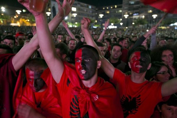 Mi smo OVK, napred Albanija: Ovo je nova pesma albanskih huligana! (VIDEO)