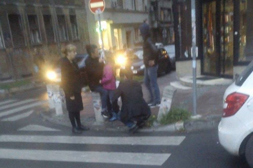 Kolima udario ženu dok je za ruku držala 10-godišnje dete u centru Beograda! (FOTO)